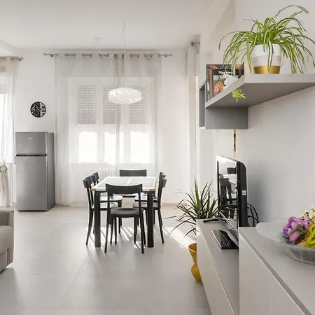 Civico40 Luminoso Con Balconi E Garage Privato דירה ורונה