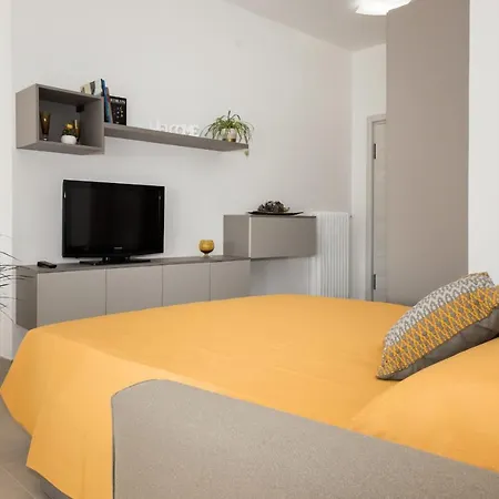 Civico40 Luminoso Con Balconi E Garage Privato