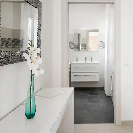 Civico40 Luminoso Con Balconi E Garage Privato * ורונה