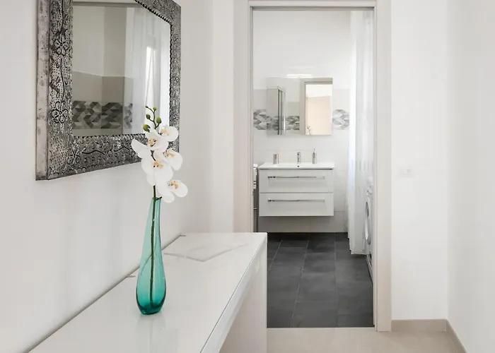 Civico40 Luminoso Con Balconi E Garage Privato * Verona